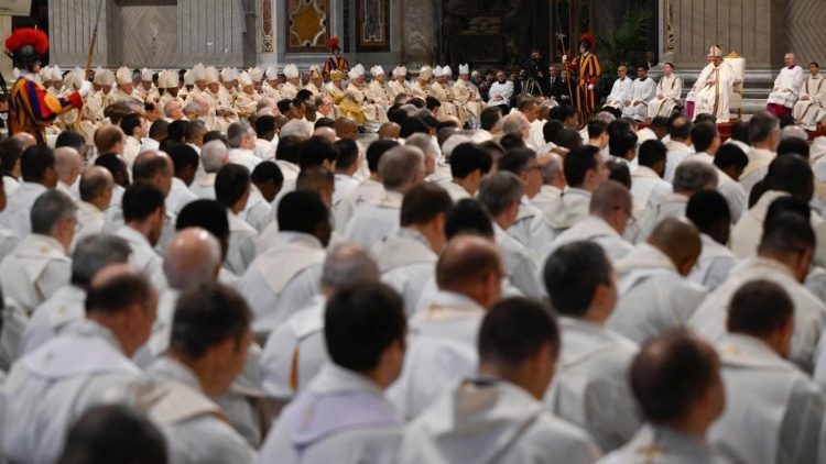 Paus pada Misa Krisma: Dear para Imam, Biarlah Kesedihan Menguduskan Engkau